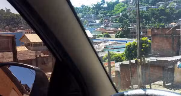 Garra de Cruzeiro realiza operações em comunidade no Rio de Janeiro