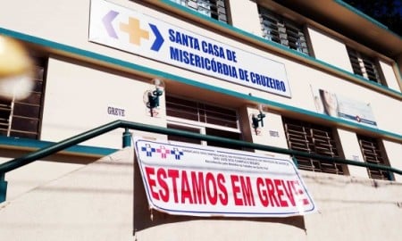 Santa Casa de Cruzeiro em greve nesta terça-feira (26/01), por falta de pagamento