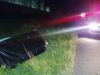Por causa de um sofá na pista, motociclista sofre acidente em Cruzeiro