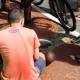 Moradores imobilizam ladrão de bicicleta no centro de Cruzeiro