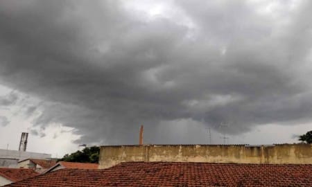 Nuvem assusta moradores em Cruzeiro, confira a previsão do tempo