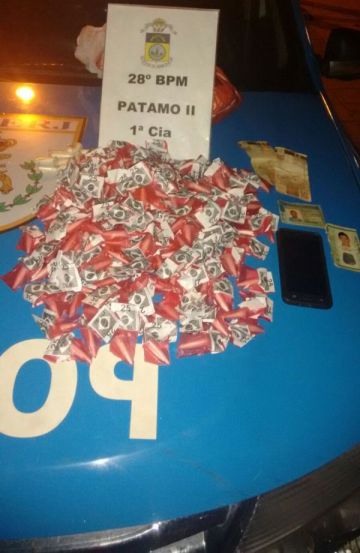 Adolescente é apreendido com 96 pinos de cocaína em Volta Redonda/RJ