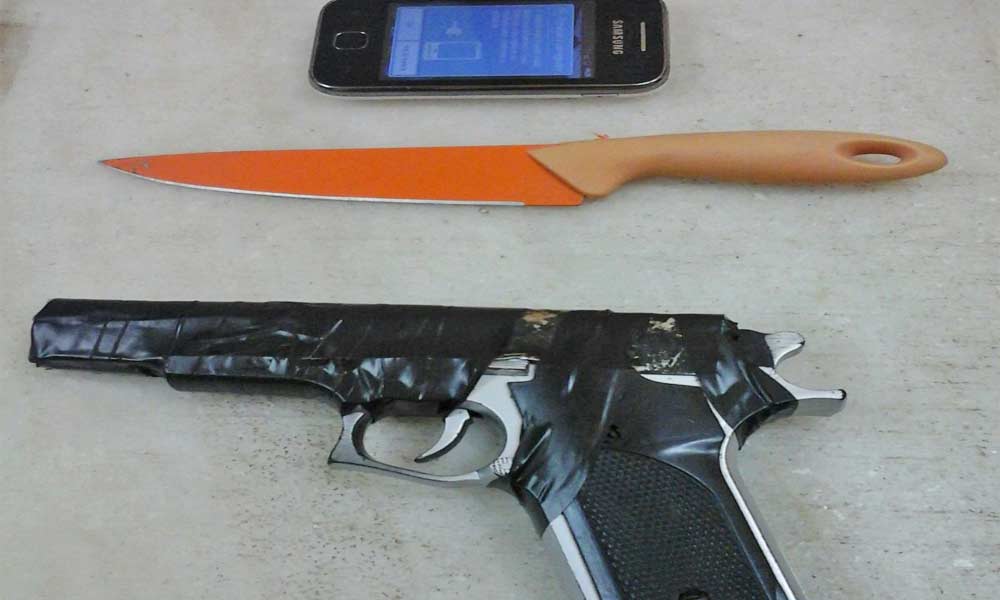 Rapaz é preso em flagrante após roubo de celular em Cruzeiro