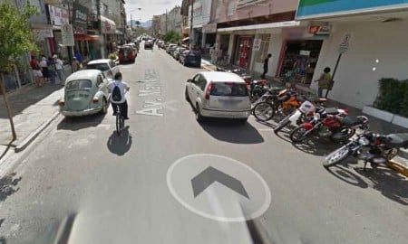 Senhora de 76 anos é vítima de assalto no centro de Cruzeiro