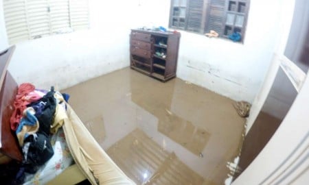 Enchente em Pinheiros distrito de Lavrinhas neste sábado (20/02)
