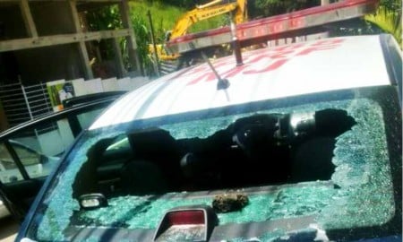 Viatura da Polícia Rodoviária Federal é apedrejada por saqueadores na Via Dutra