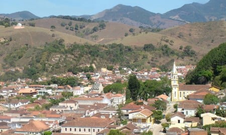 Prefeitura de Passa Quatro/MG lança concurso público: 148 vagas