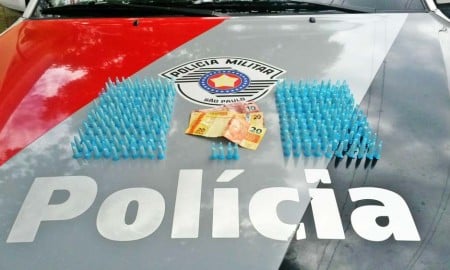 Assista ao vídeo: Força Tática de Lorena apreende 234 pinos de cocaína e traficantes de 17 e 15 anos