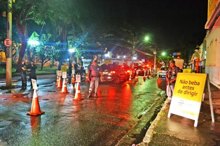 Polícia Militar e Civil e Detran fazem Operação Direção Segura em Cruzeiro