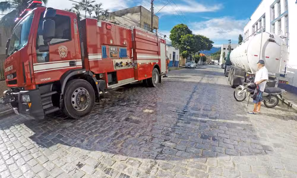 Óleo na via: motociclista caiu na Rua 2 neste sábado (05/03)