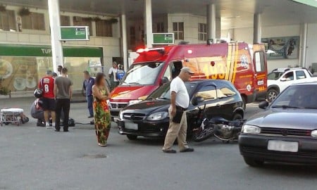 Acidente de moto na Rua 5 nesta quinta-feira em Cruzeiro
