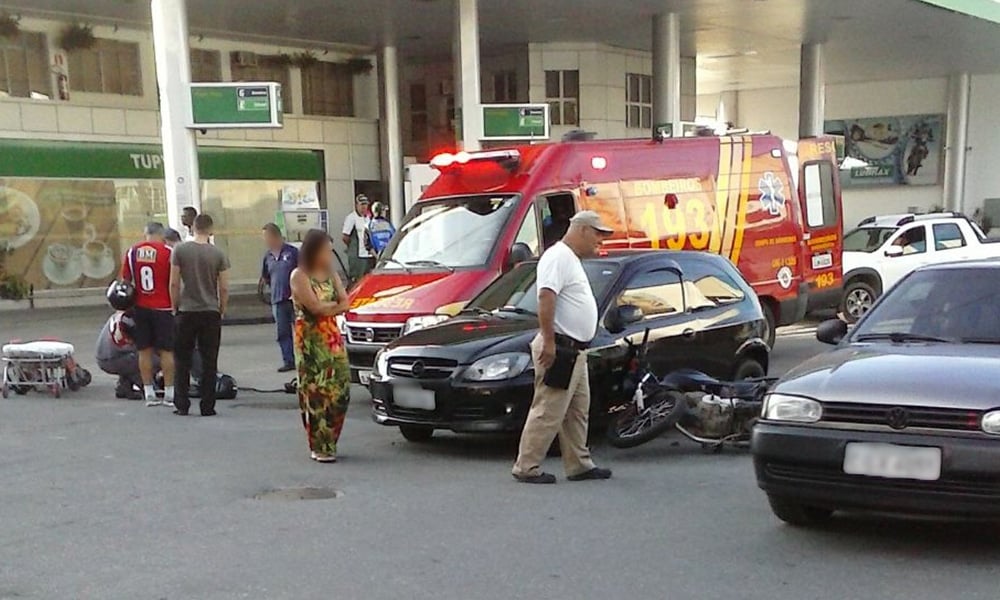 Acidente de moto na Rua 5 nesta quinta-feira em Cruzeiro