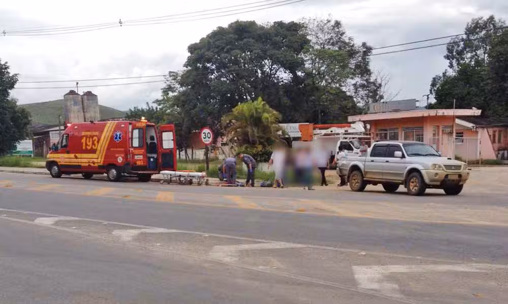 Senhora de bicicleta é atropelada na entrada de Cruzeiro nesta terça-feira (15/03)