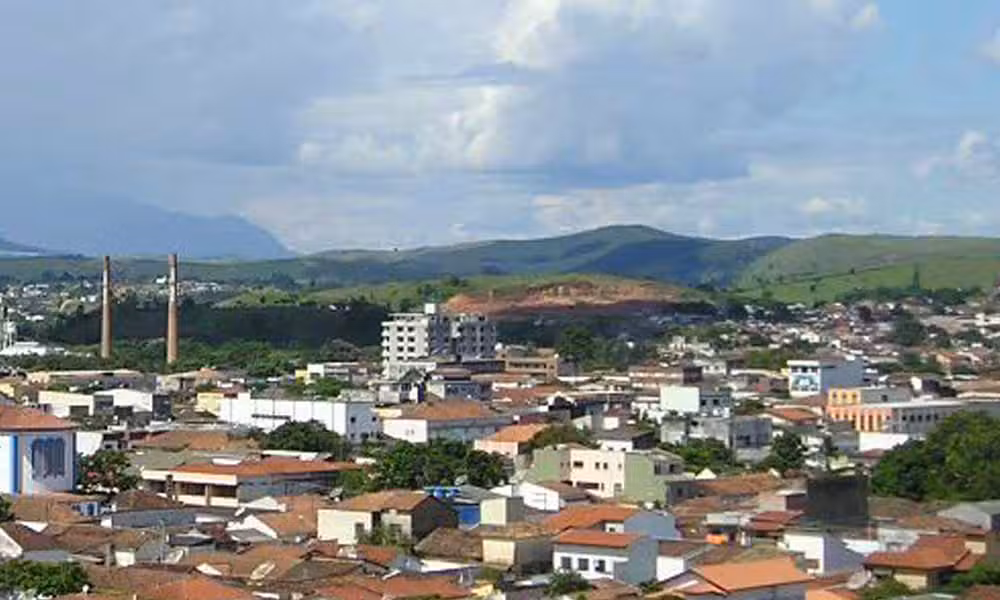 Rapaz é encontrado morto na rua em Cruzeiro