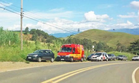 População salva rapaz de afogamento na Pedreira em Lavrinhas neste sábado