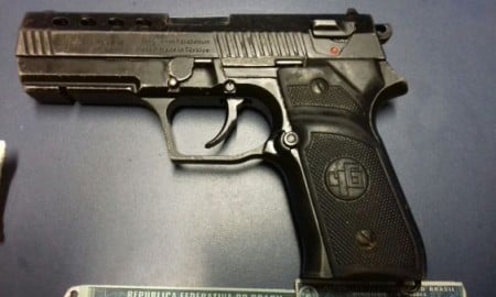 Menor é apreendido com pistola em táxi