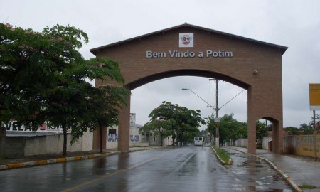 Marido esfaqueia esposa de 15 anos grávida em Potim: mãe e bebê foram atingidos com quatro golpes