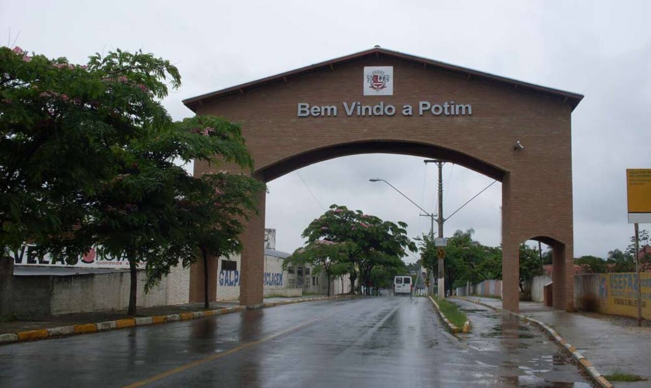 Marido esfaqueia esposa de 15 anos grávida em Potim: mãe e bebê foram atingidos com quatro golpes