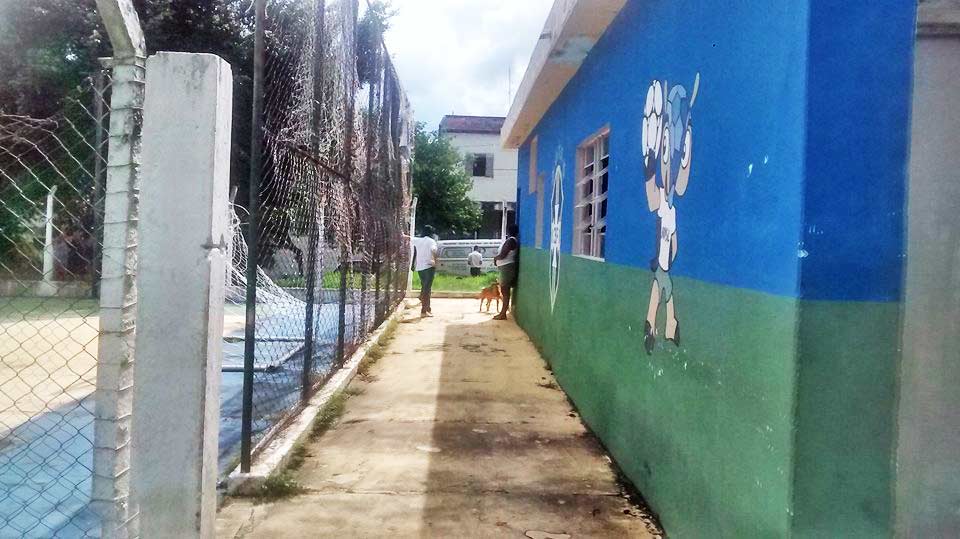 Corpo é encontrado em banheiro de quadra na Vila Brasil em Cruzeiro
