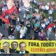Trabalhadores protestam contra governo e fecham a Dutra em São José