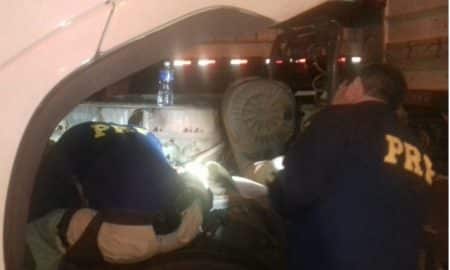 Caminhão com placa clonada é apreendido na Dutra em Lavrinhas