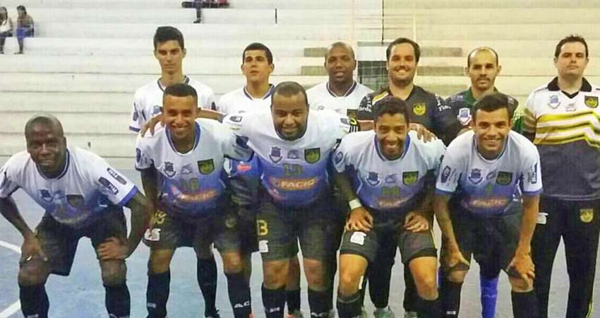 Conectim enfrenta Pinhal no futsal em Cruzeiro neste sábado (16/04)