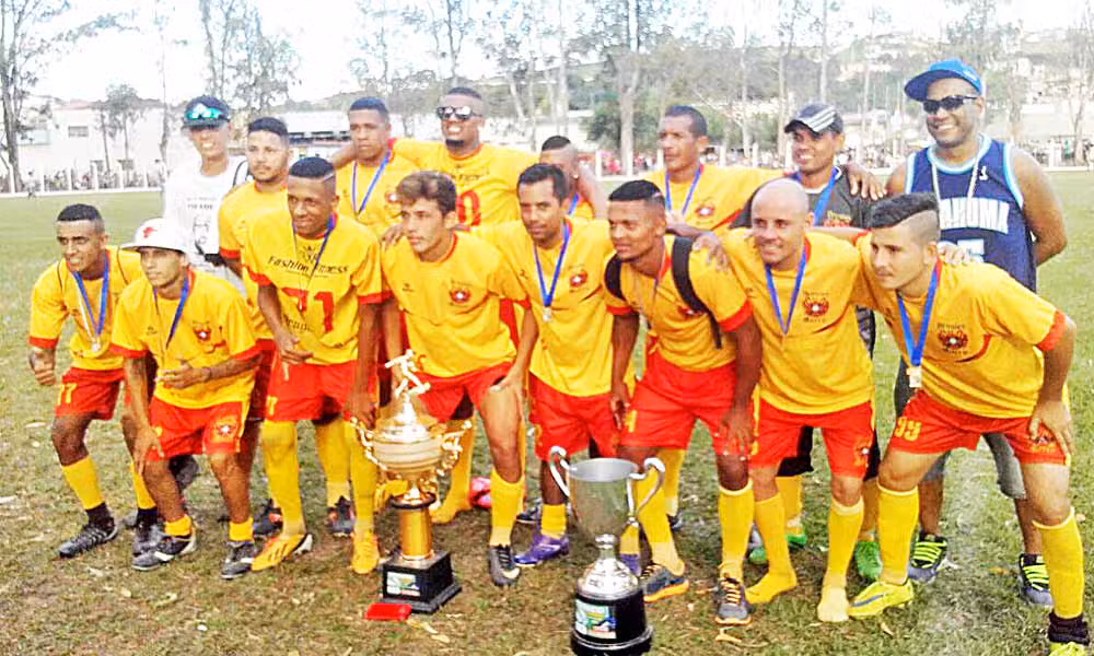 Dragões do Morro é campeão do Torneio 21 de abril em Cruzeiro