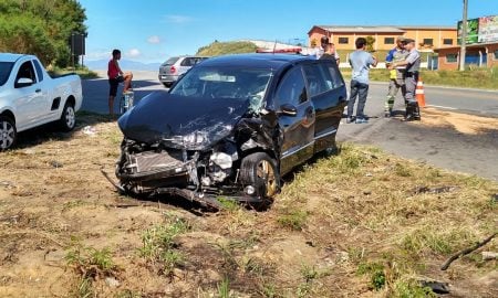 Acidente deixa cinco feridos na SP 52 em Cruzeiro neste domingo