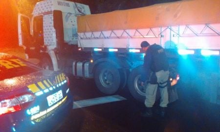 Polícia Rodoviária Federal apreende carreta com chassi adulterado na Via Dutra em Lavrinhas