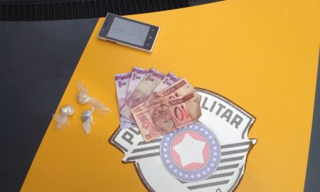 Rapaz é preso por tráfico de drogas na Várzea Alegre, em Cruzeiro