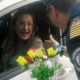 Guarda Municipal de Cruzeiro distribui rosas para mães no trânsito da cidade
