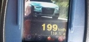 Carro é flagrado a 199 km/h na Dutra em Cachoeira Paulista