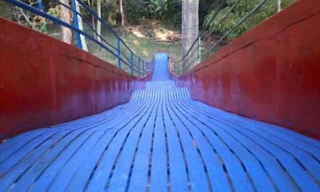 Brinquedos do Bosque de Cruzeiro são recuperados com materiais da comunidade