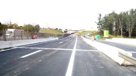 Liberada faixa de rolamento nas obras de modernização da ponte sobre o Rio Alambari, em Resende/RJ