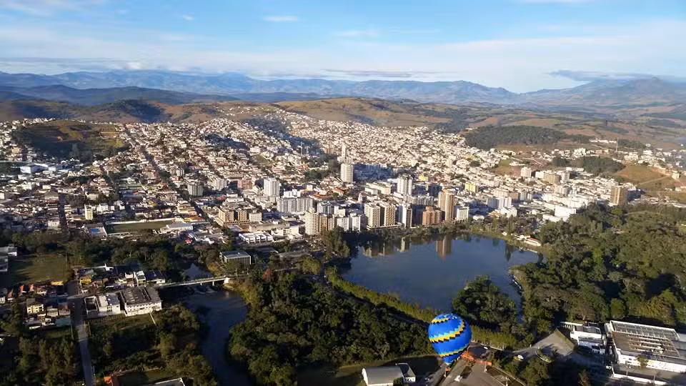 Casal para em local escuro para namorar e é assaltado em São Lourenço