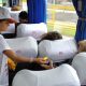 ‘Fiscais’ mirins orientam passageiros de ônibus sobre a importância do cinto de segurança