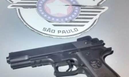 Dois menores são apreendidos por roubo em Cruzeiro