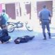 Mulher de moto é atropelada no centro de Cruzeiro neste sábado (18/06)