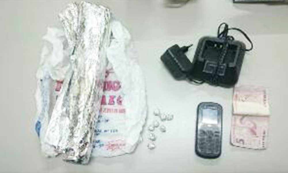 ROCAM de Guará prende mulher de 26 anos com oito pedras de Crack