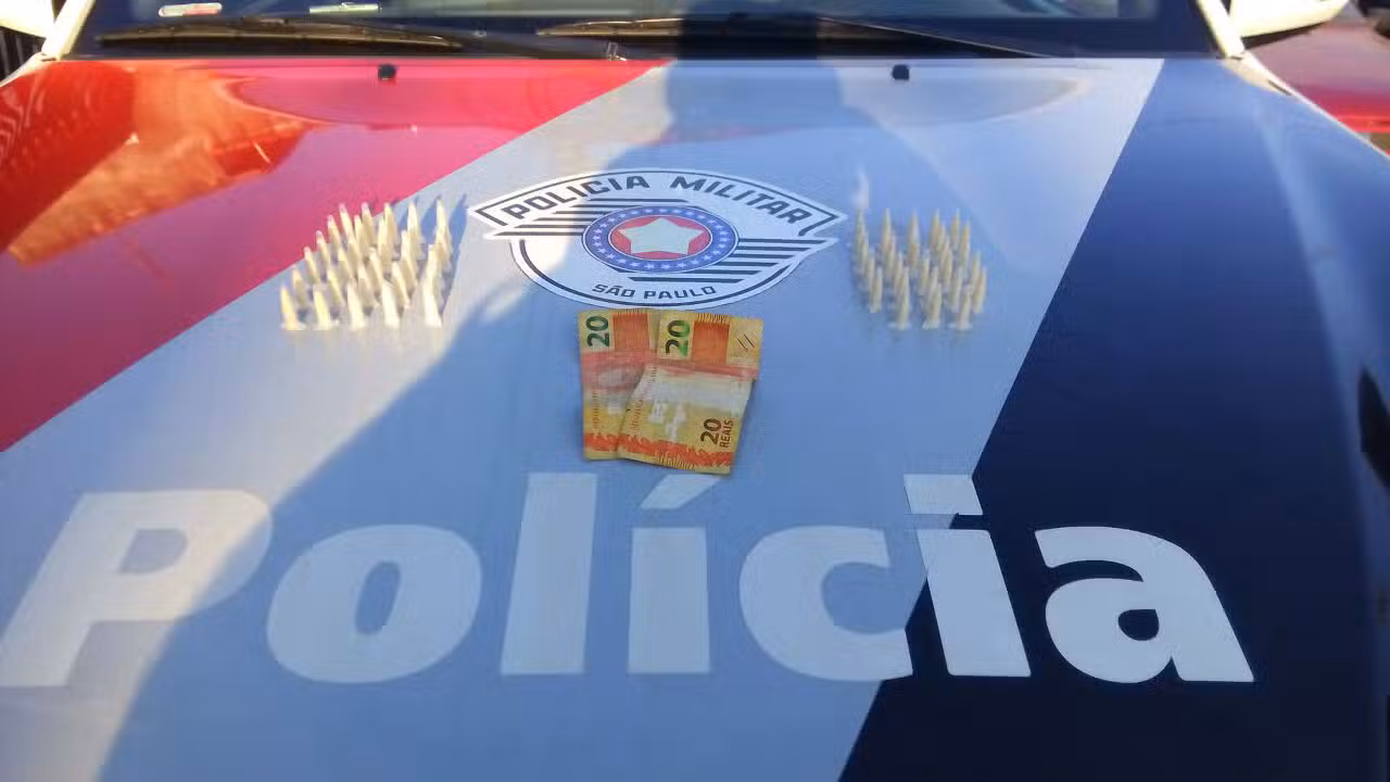 Menina de 17 anos é apreendida por tráfico de drogas pela Força Tática em Lorena