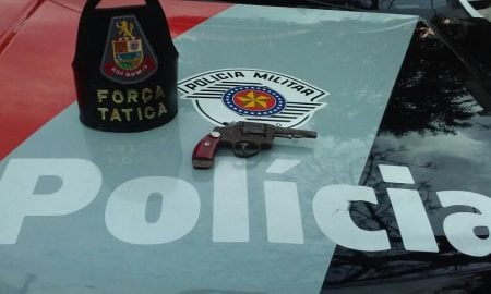 Força Tática prende ladrão com revólver na Vila Romana em Cruzeiro
