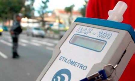 Blitz da Leia Seca autua dezesseis motoristas em São José dos Campos