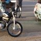 Acidente entre carro e moto em frente ao Mata Atlântica neste sábado 