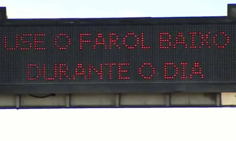 70 motoristas são multados no primeiro dia da Lei do farol durante o dia nas rodovias
