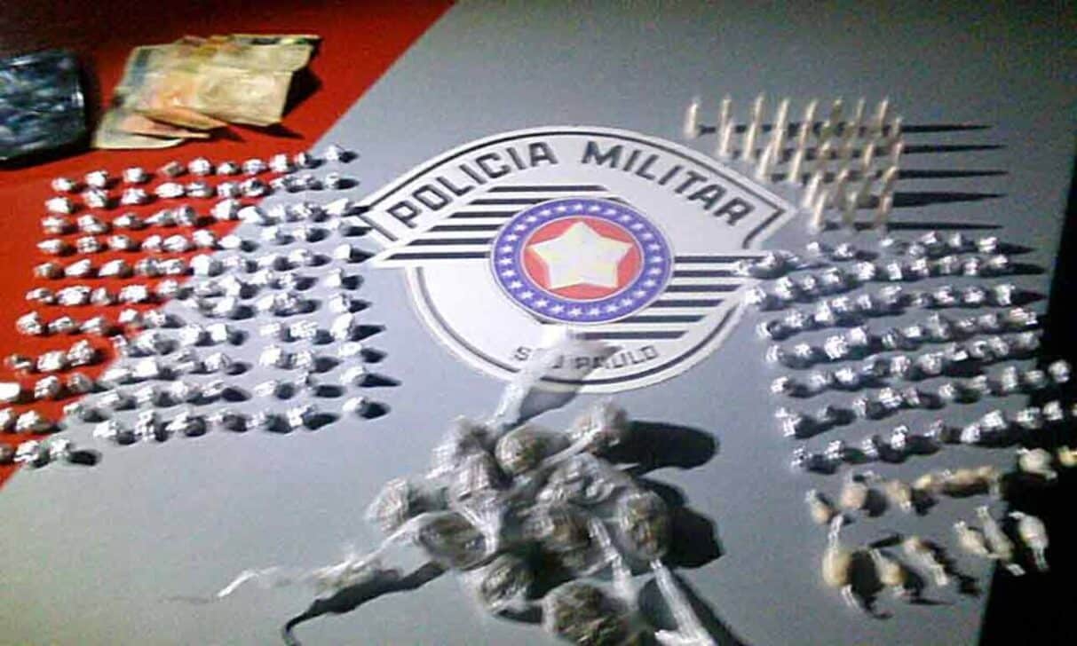 Força Tática prende traficante de 24 anos em flagrante com 196 pedras de crack em Lorena