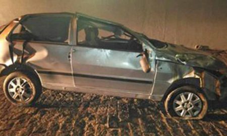 Mulher de 27 anos fica gravemente ferida em acidente em Guará, na Via Dutra