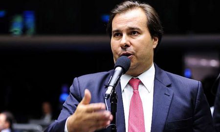 Rodrigo Maia vence eleições na Câmara