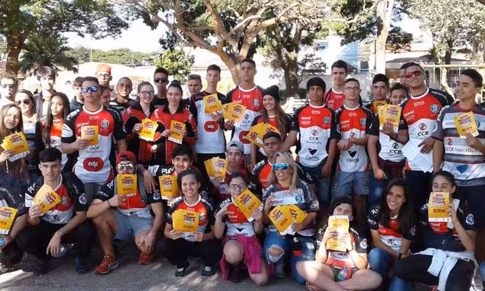 Campanha do Agasalho do Instituto CCR coleta 20 mil peças na via Dutra