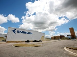 Quadrilha invade Embraer em Taubaté e estoura três caixas eletrônicos