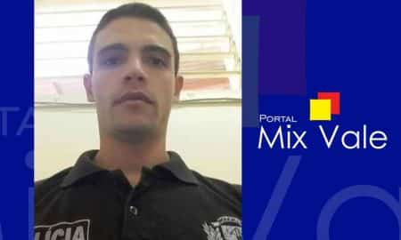 Polícias prestam homenagem ao investigador Vitor Hugo de 30 anos, que morreu em acidente entre Guará-Cunha